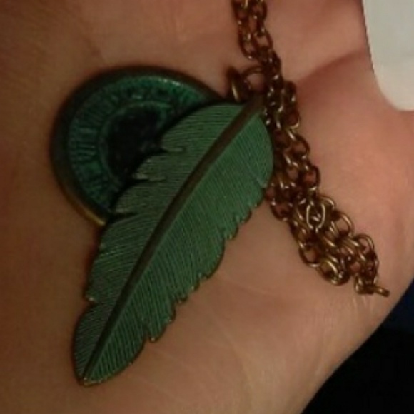 Retro Bronze Clock & Leaf Necklace Set - Picture 7 of 8